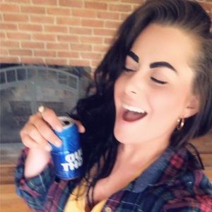 Meet your Posher, Melanie